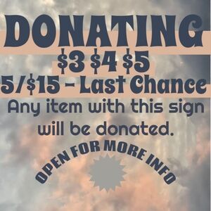 Hollister Blue Embroidered Shoulder 3/4 Sleeve Top